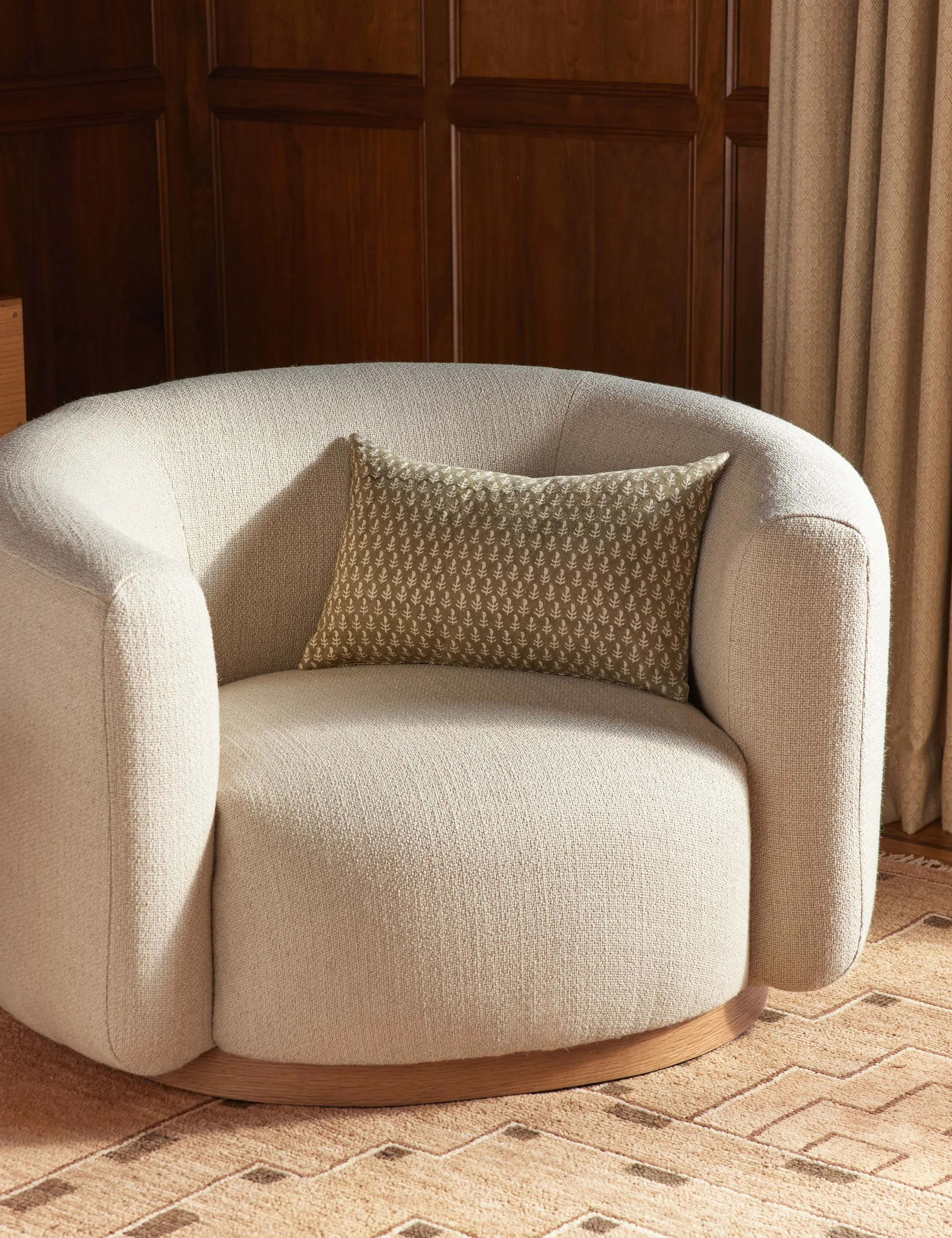 Agnes Linen Pillow Lulu and Georgia