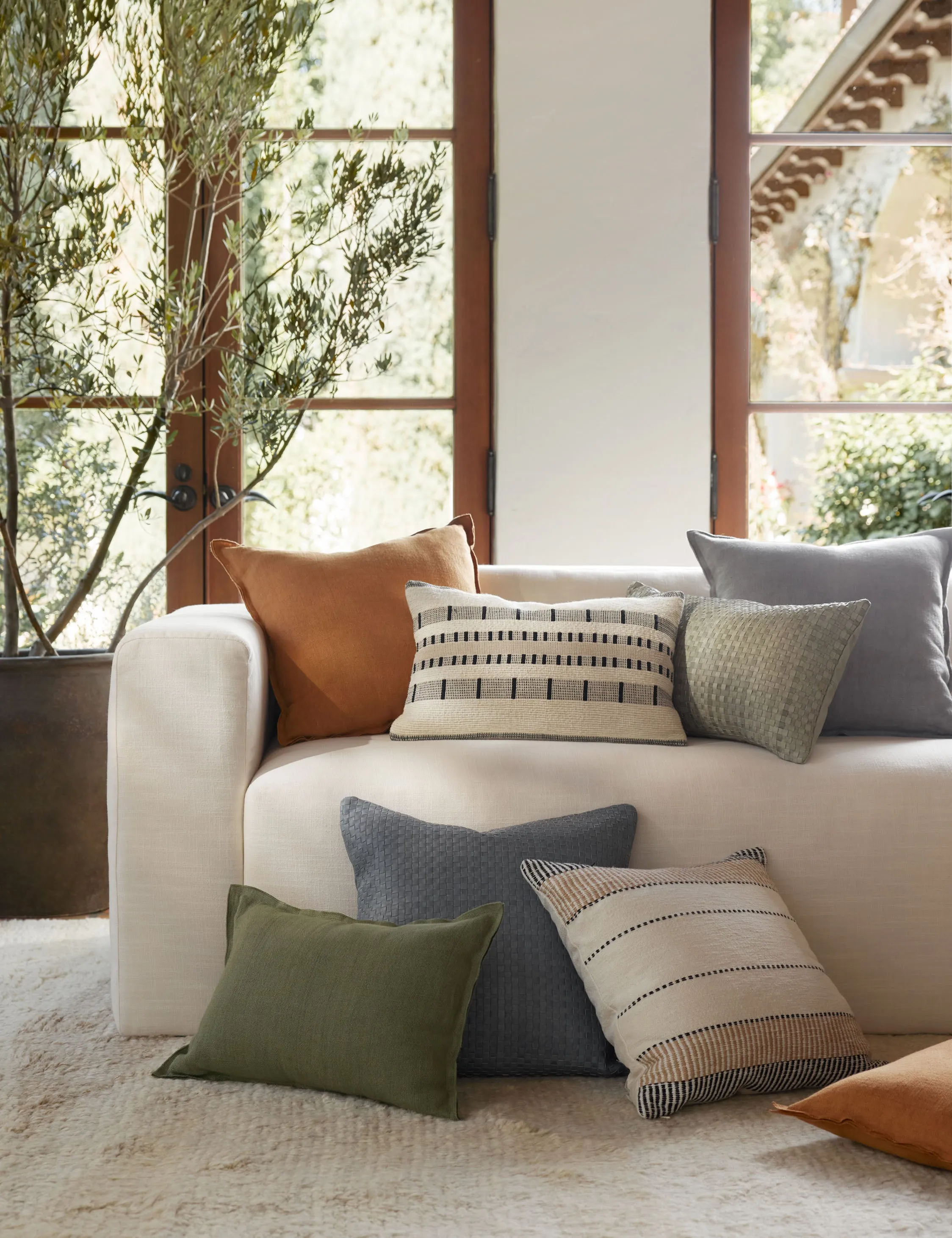 Arlo Linen Pillow Lulu and Georgia