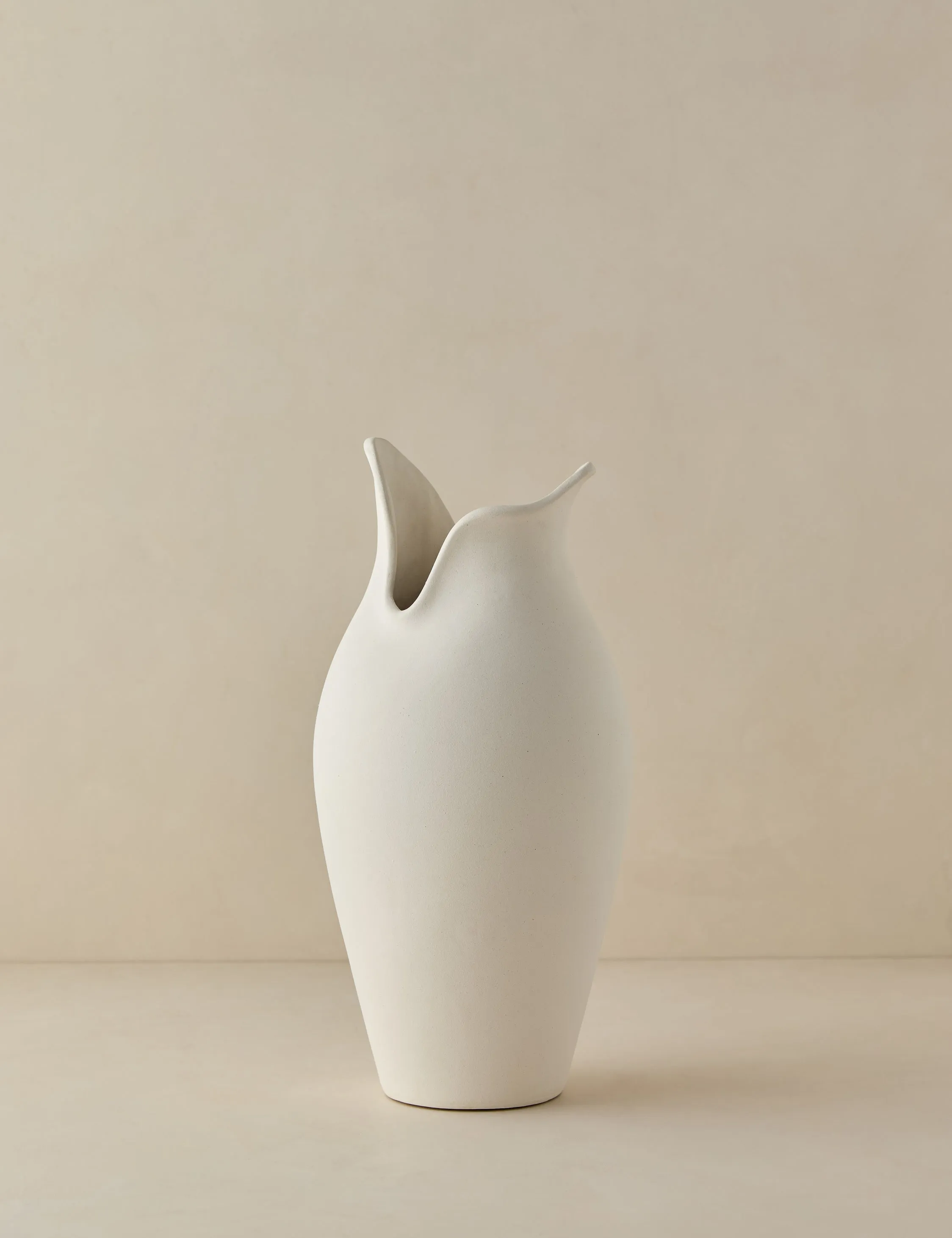 Avayah Vase Lulu and Georgia