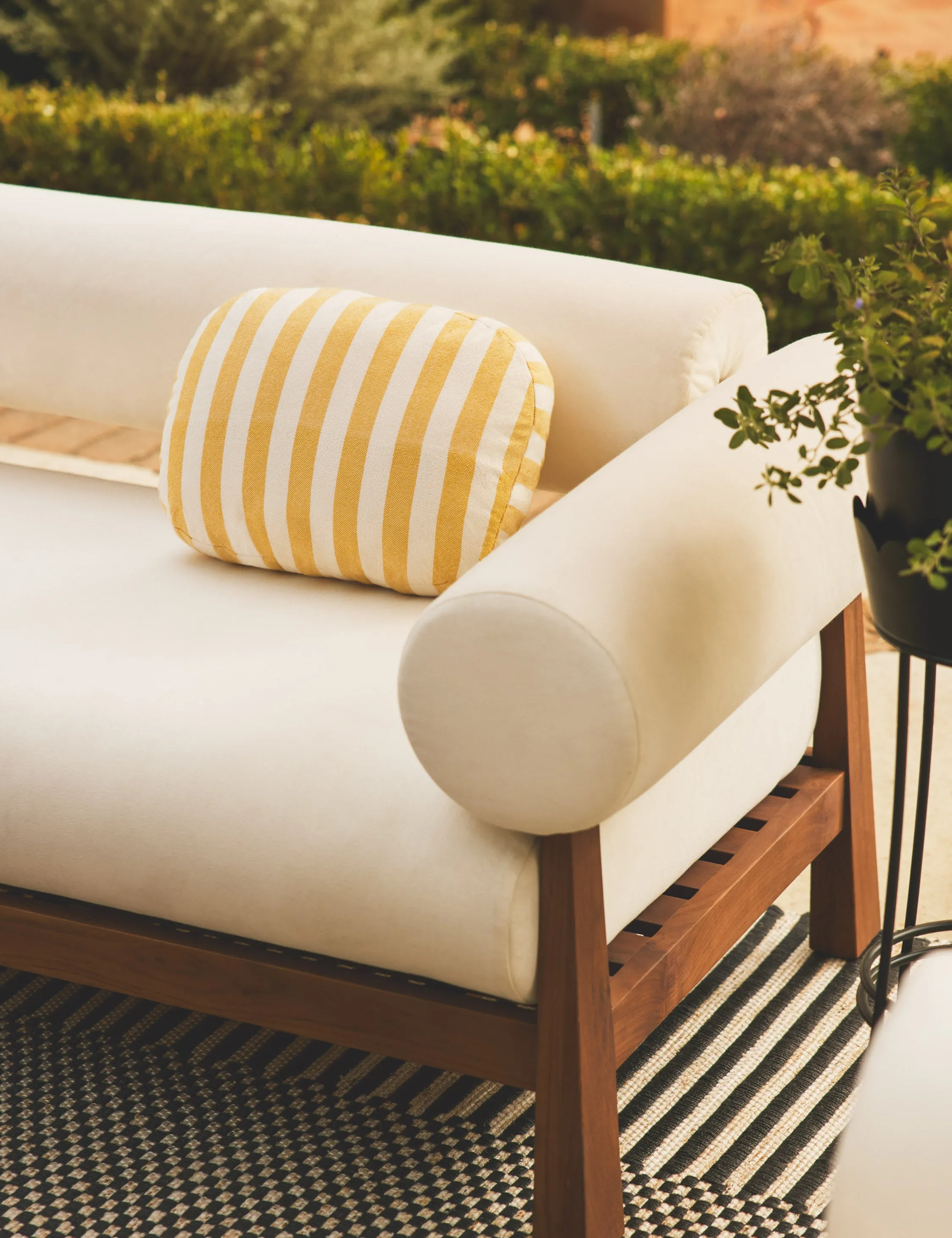 Bassano Outdoor Sofa Lulu and Georgia