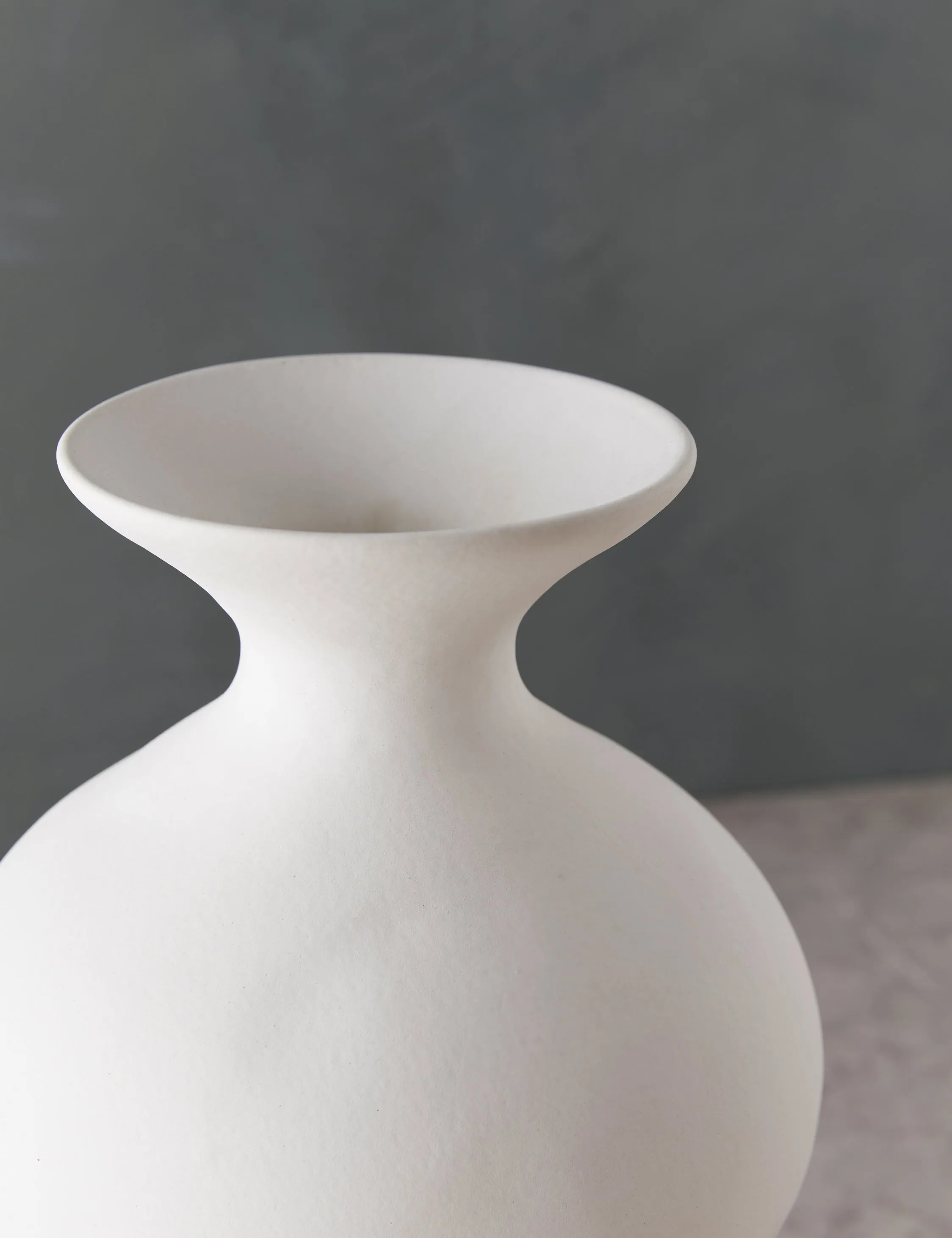 Calista Vase Lulu and Georgia