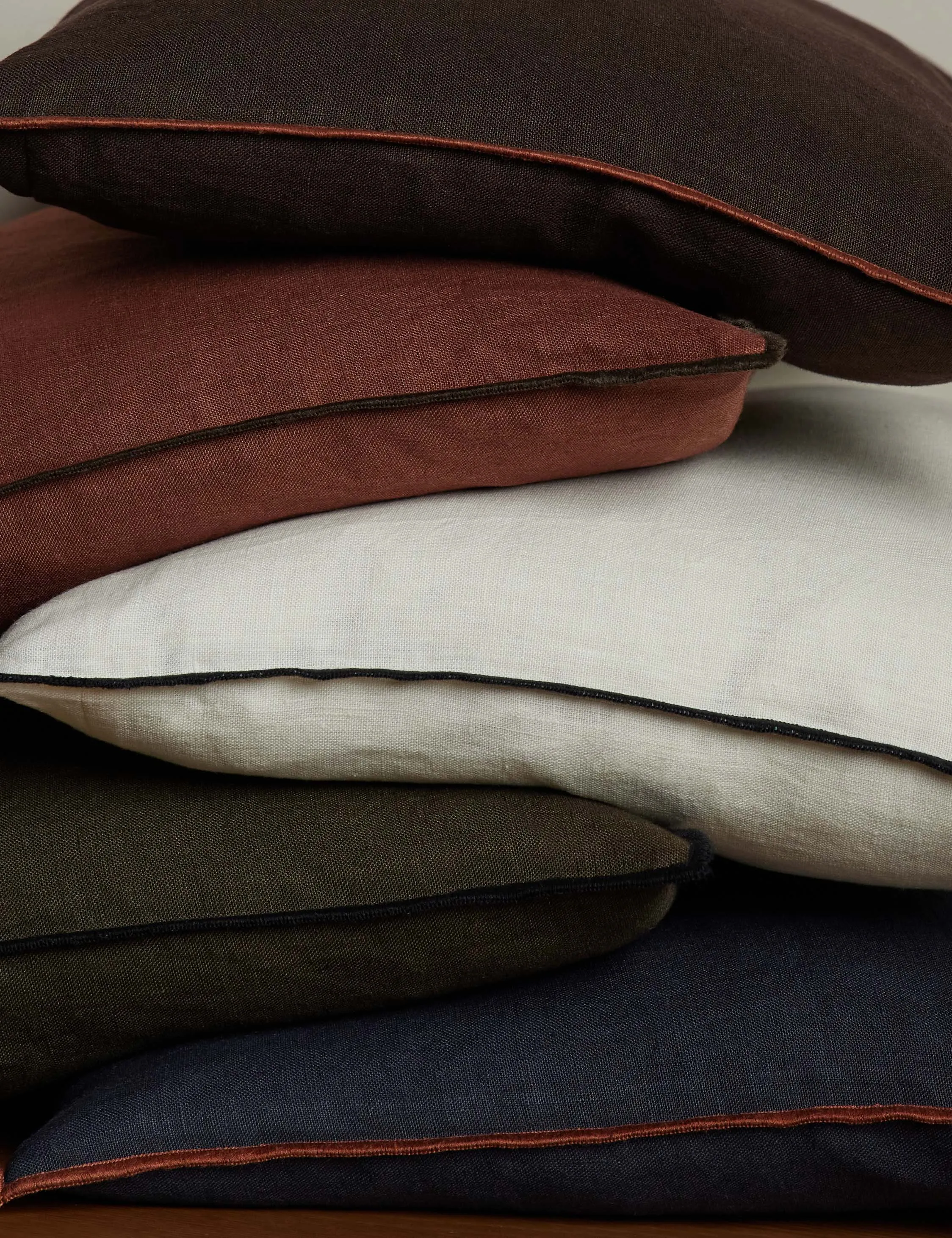 Carys Contrast Linen Pillow Lulu and Georgia