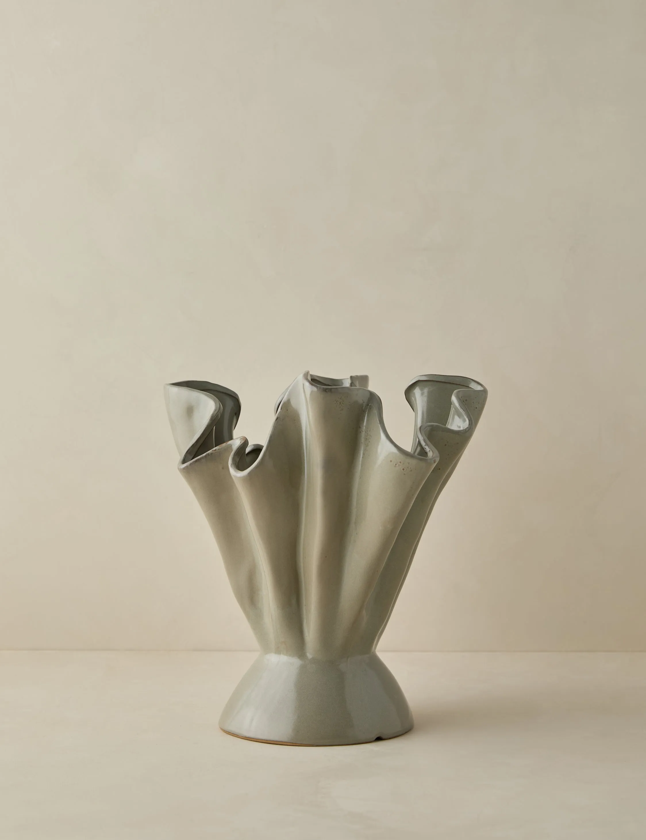 Darcia Vase Lulu and Georgia