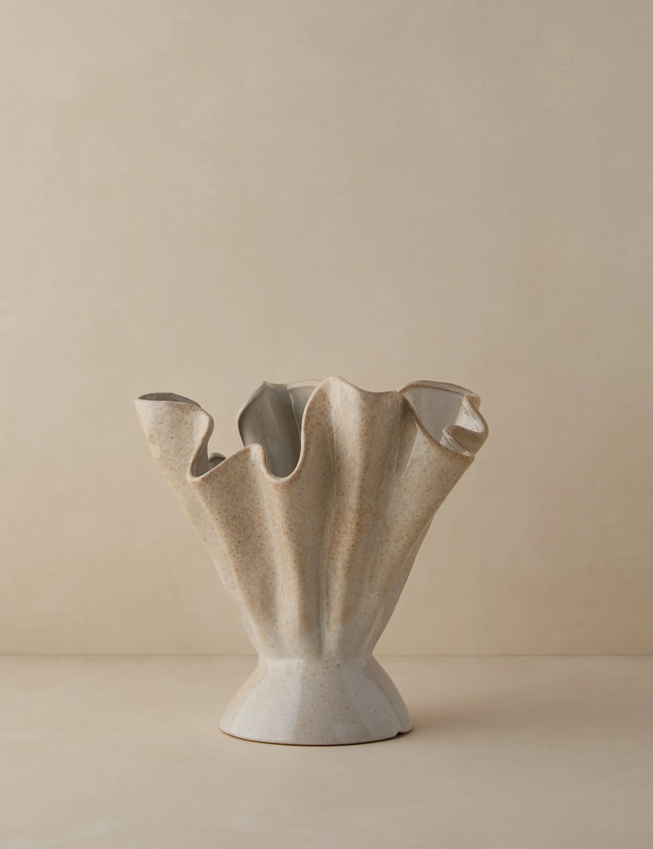 Darcia Vase Lulu and Georgia