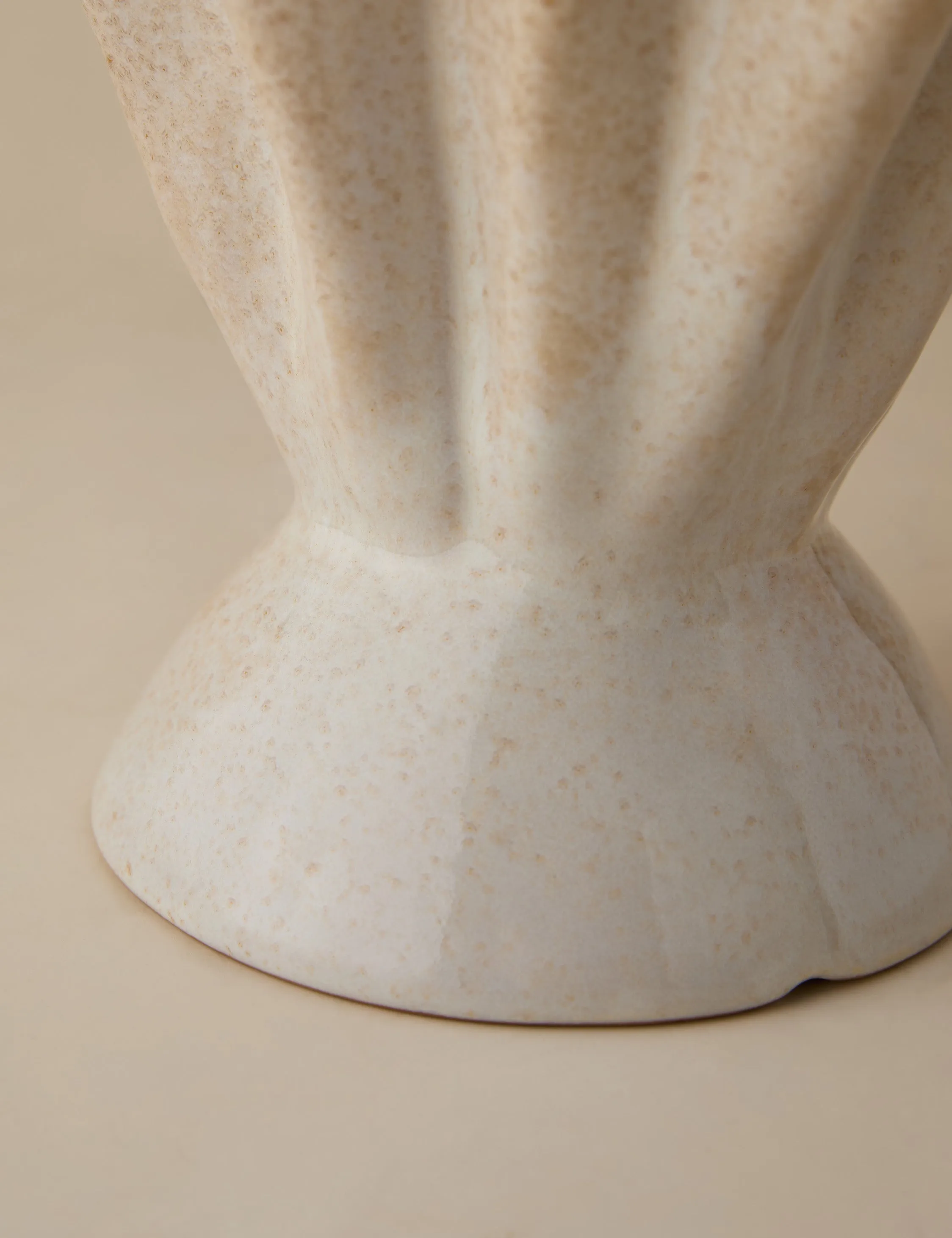 Darcia Vase Lulu and Georgia