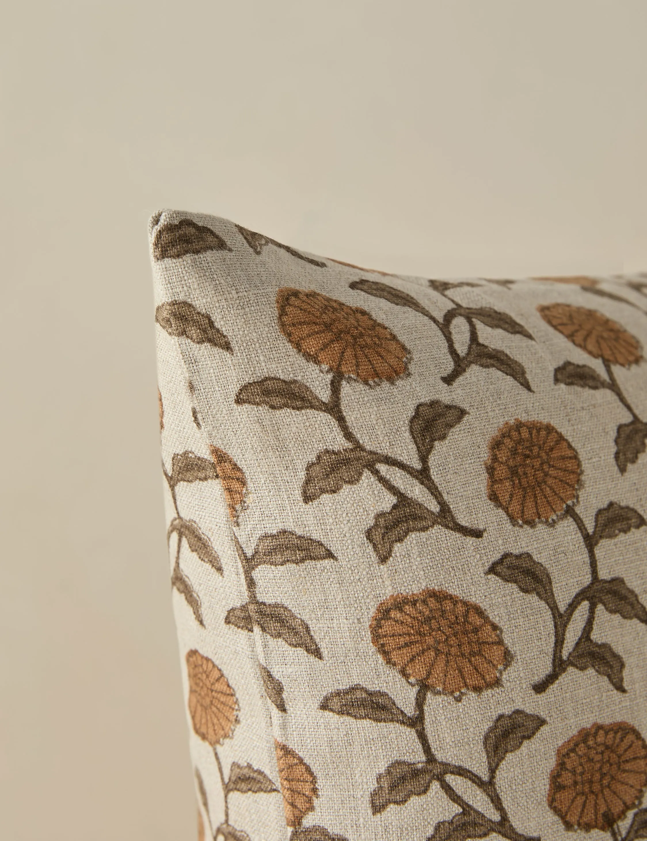Dori Linen Pillow Lulu and Georgia