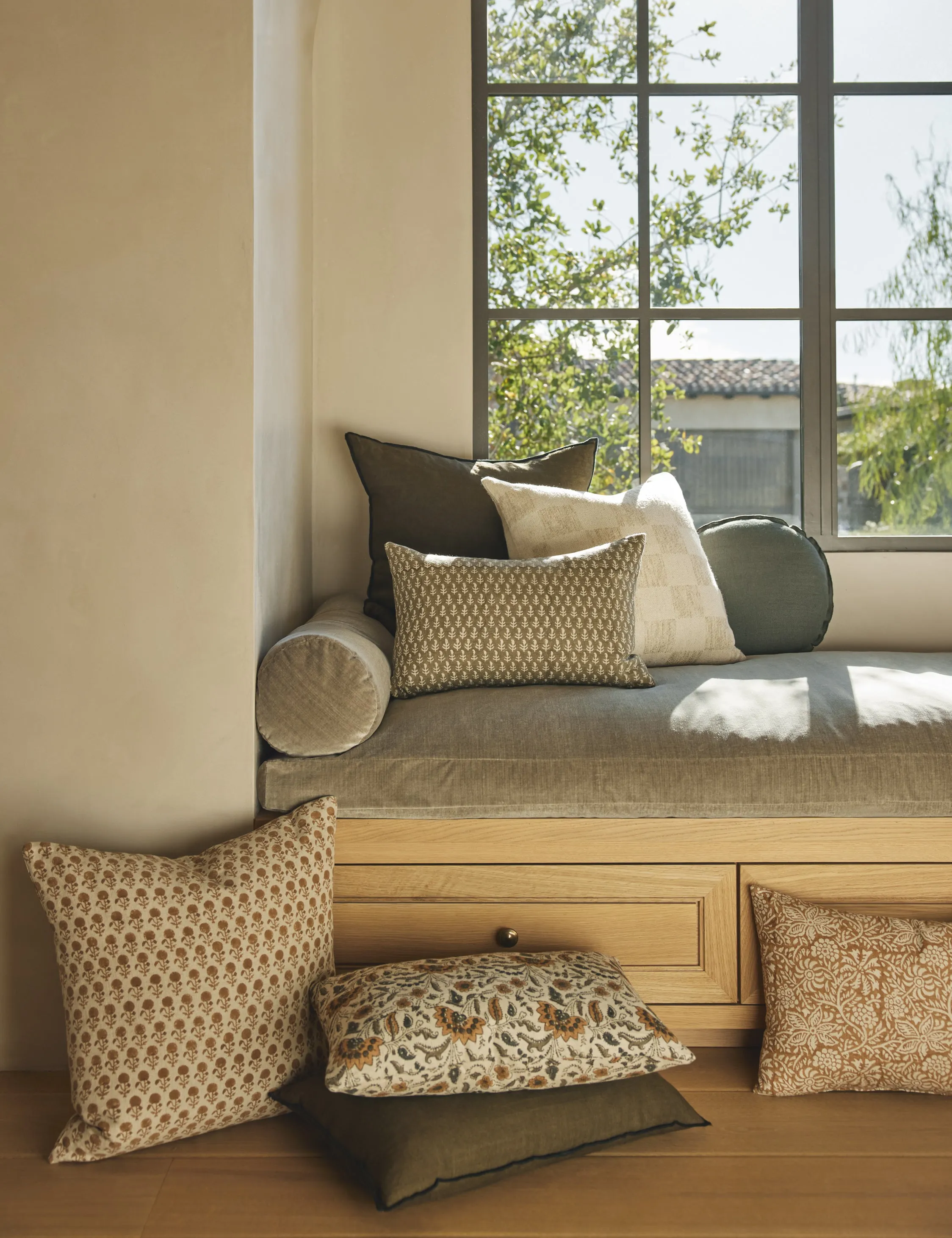Eames Linen Pillow Lulu and Georgia