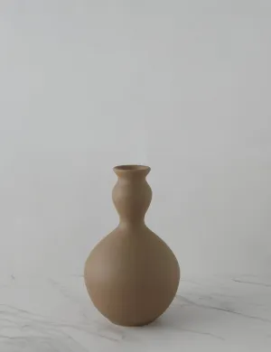 Elias Vase Lulu and Georgia