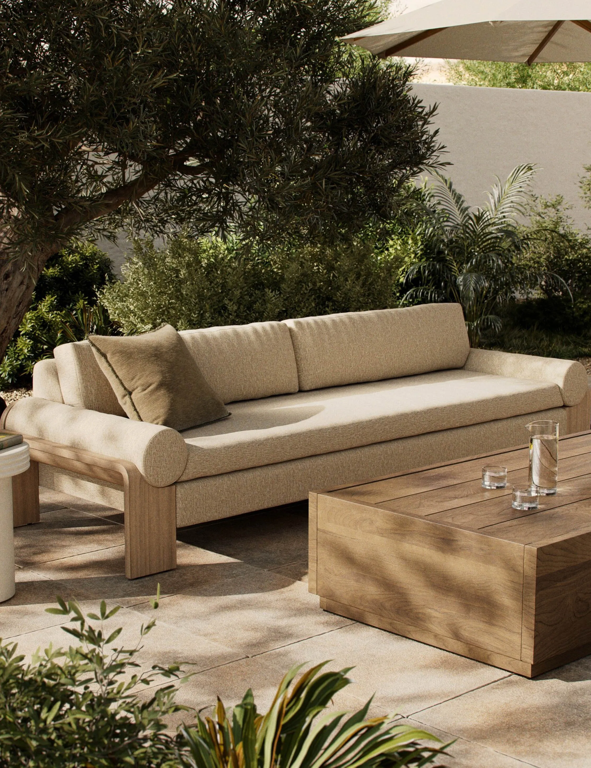 Giorgio Indoor / Outdoor Sofa Lulu and Georgia