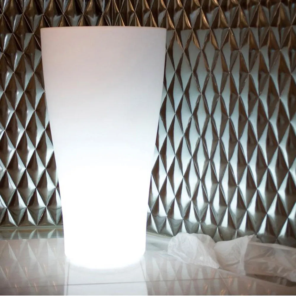 Illuminated Curvada Planter