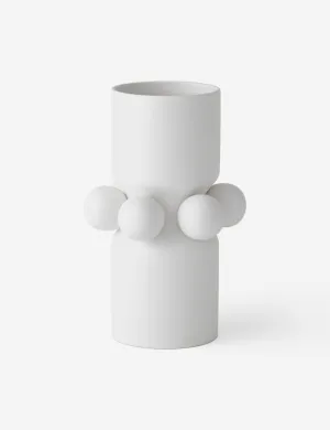 Ingleby Vase Lulu and Georgia
