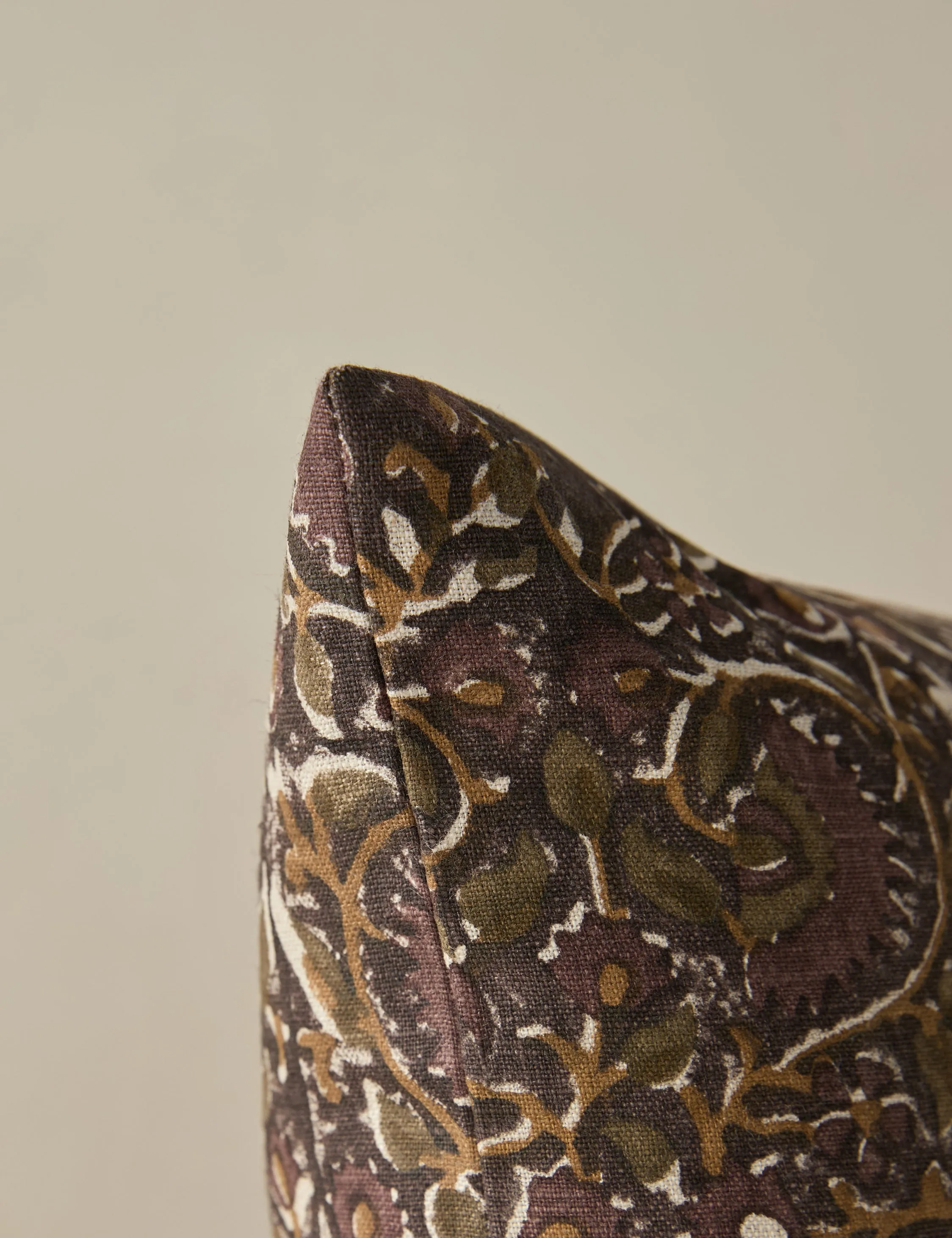 Lauritz Linen Pillow Lulu and Georgia