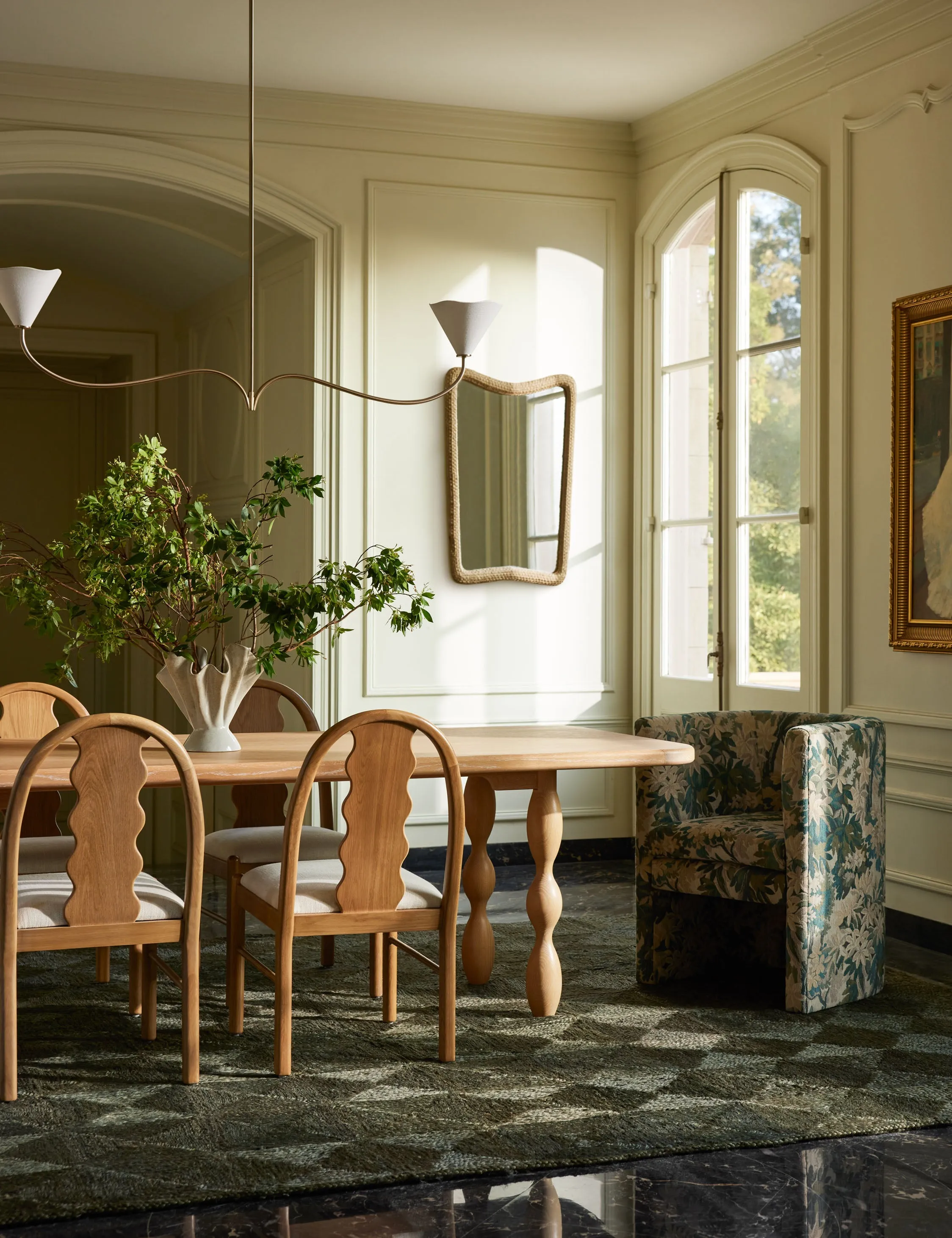 Loana Linear Chandelier Lulu and Georgia