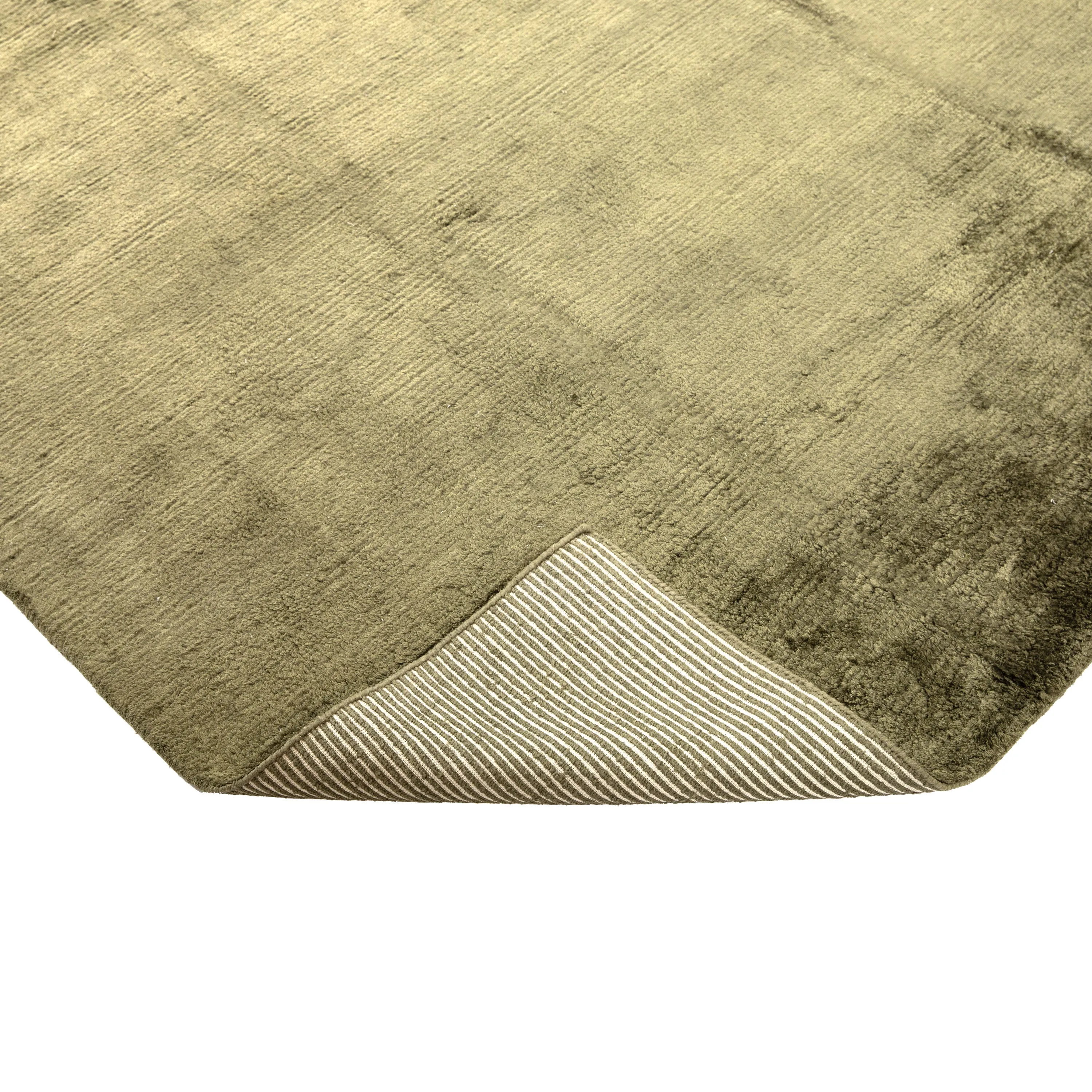 Lulu Solid Tibtean Silk Rug