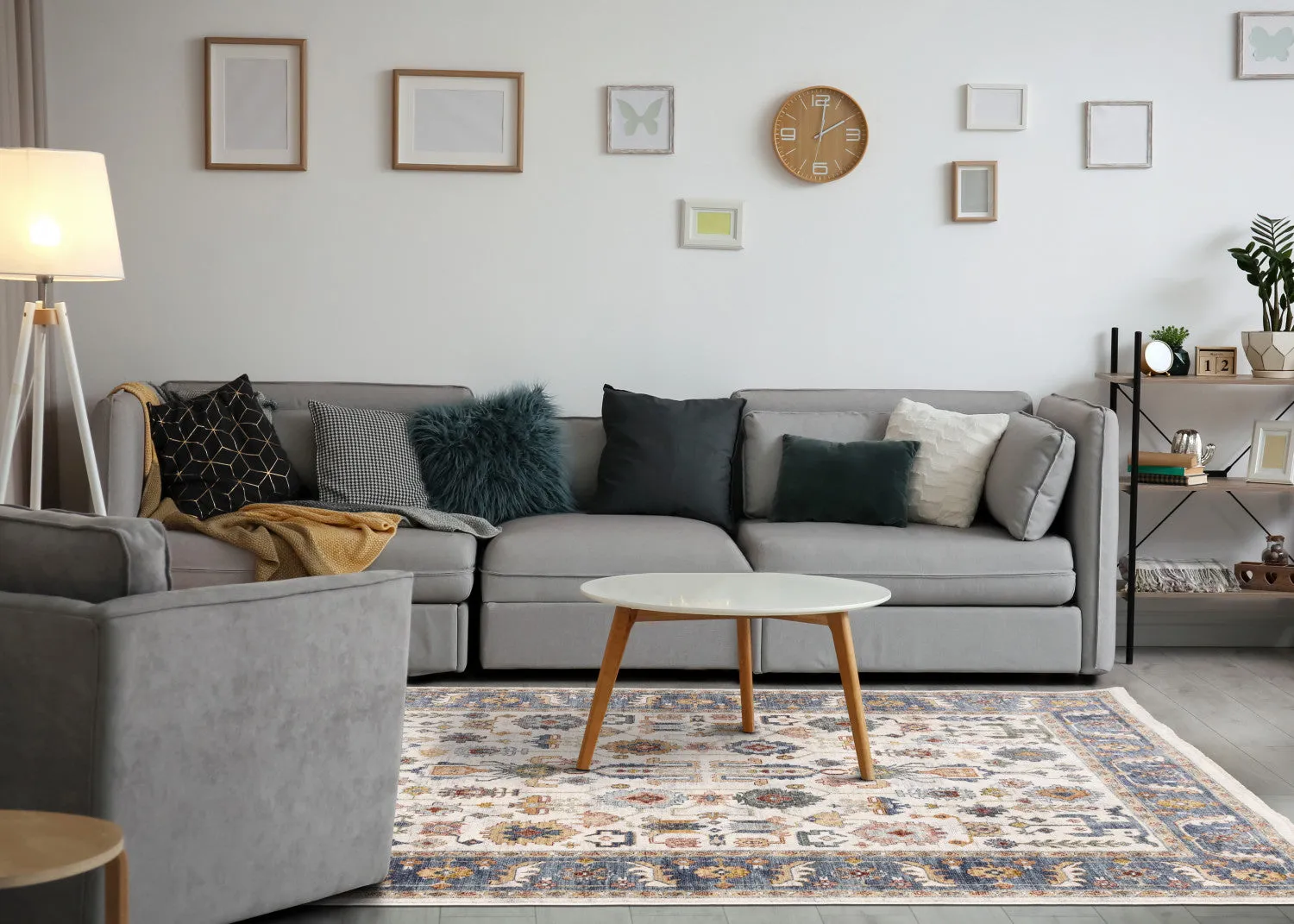 Macie Traditional Border Area Rug - Cream Blue - 5' X 8'