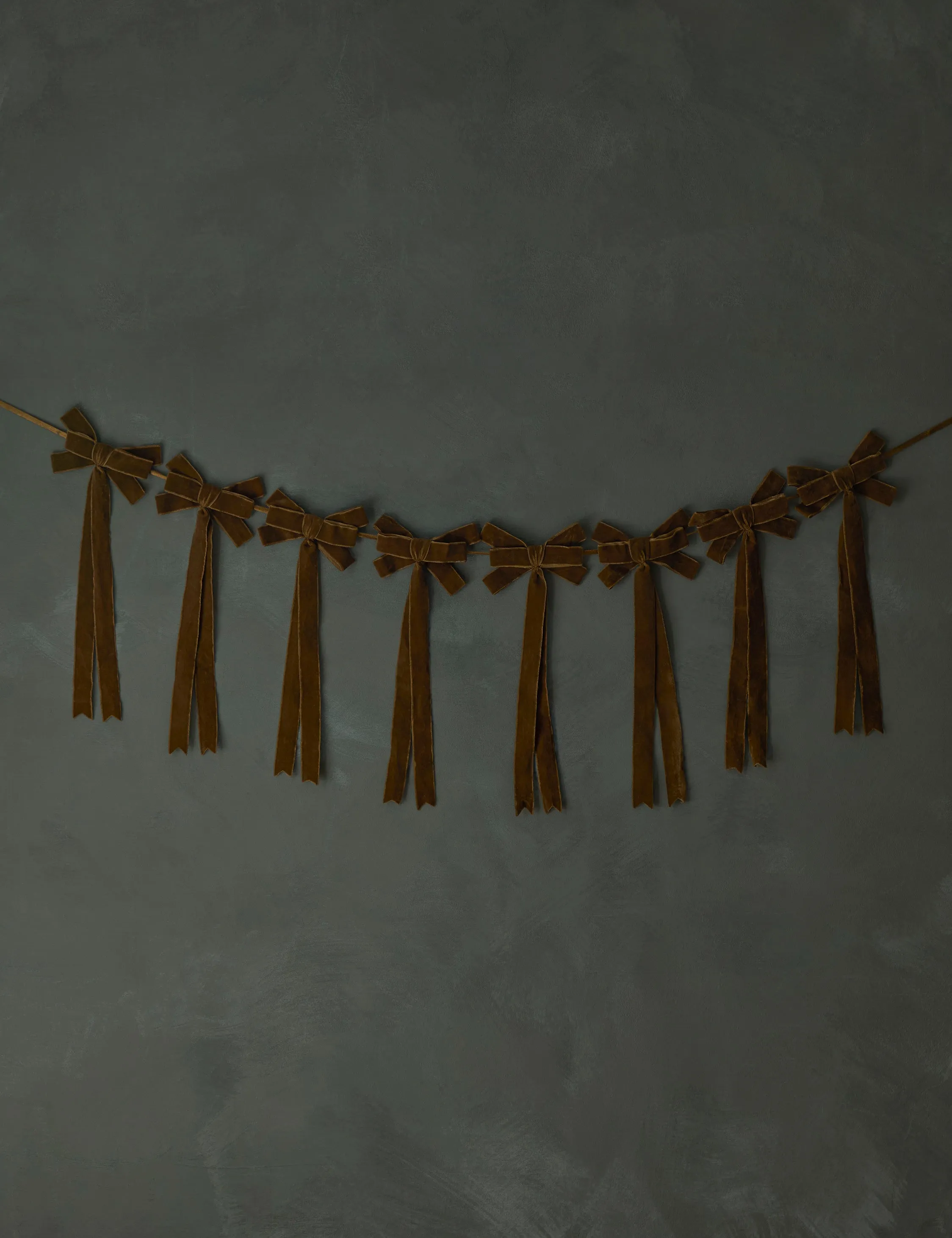 Mauree Velvet Garland Lulu and Georgia