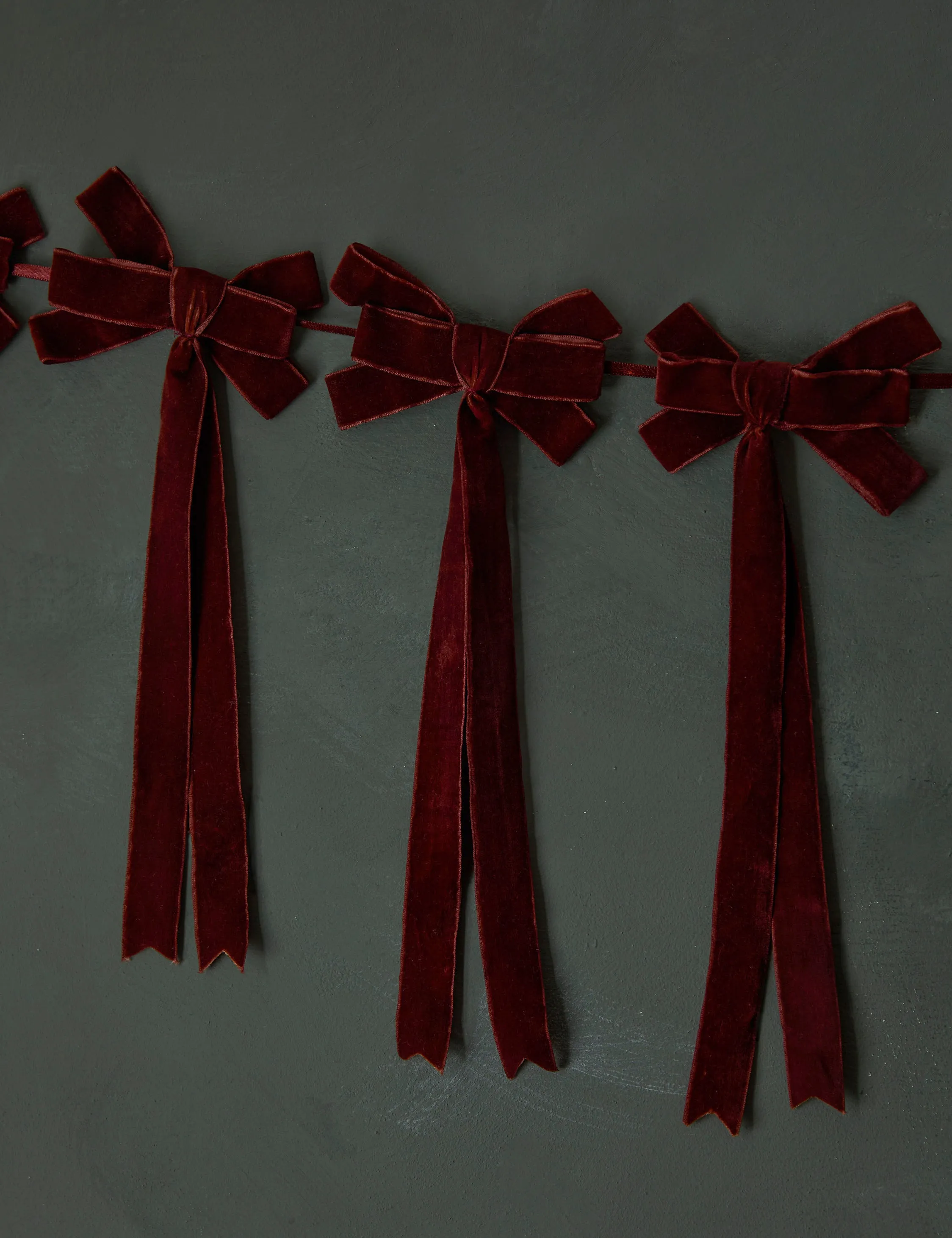 Mauree Velvet Garland Lulu and Georgia
