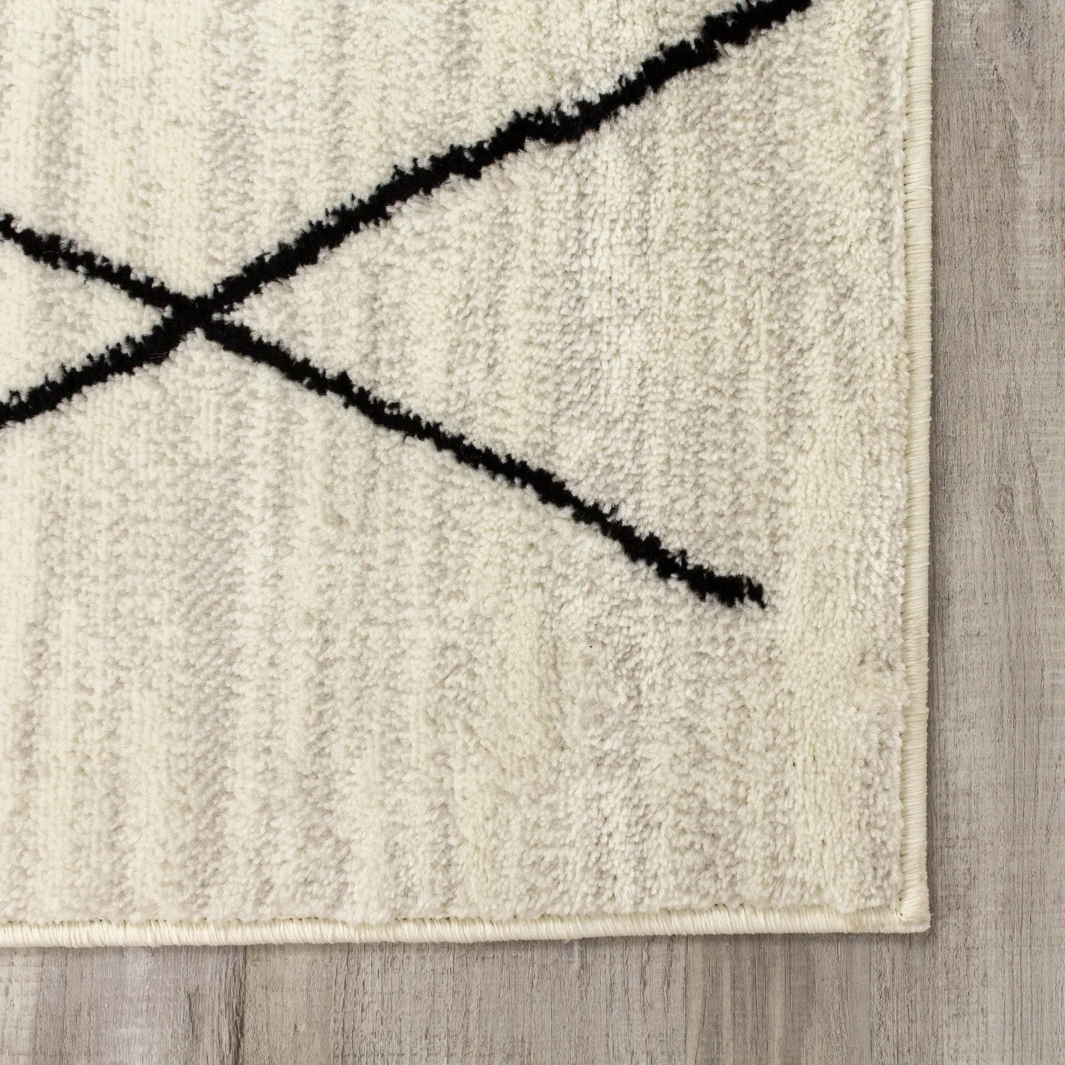 Meridian 5'3" X 7'7" Pen-drawn Trellis Lines Rug - Cream Area Rug