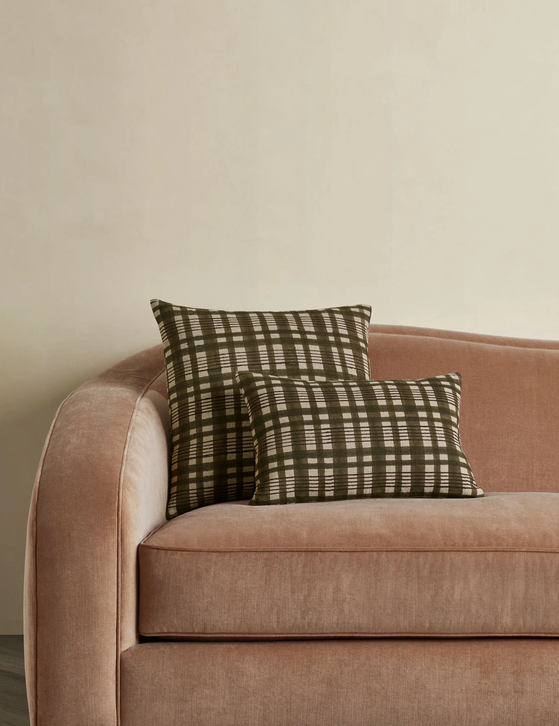 Musetta Linen Pillow Lulu and Georgia