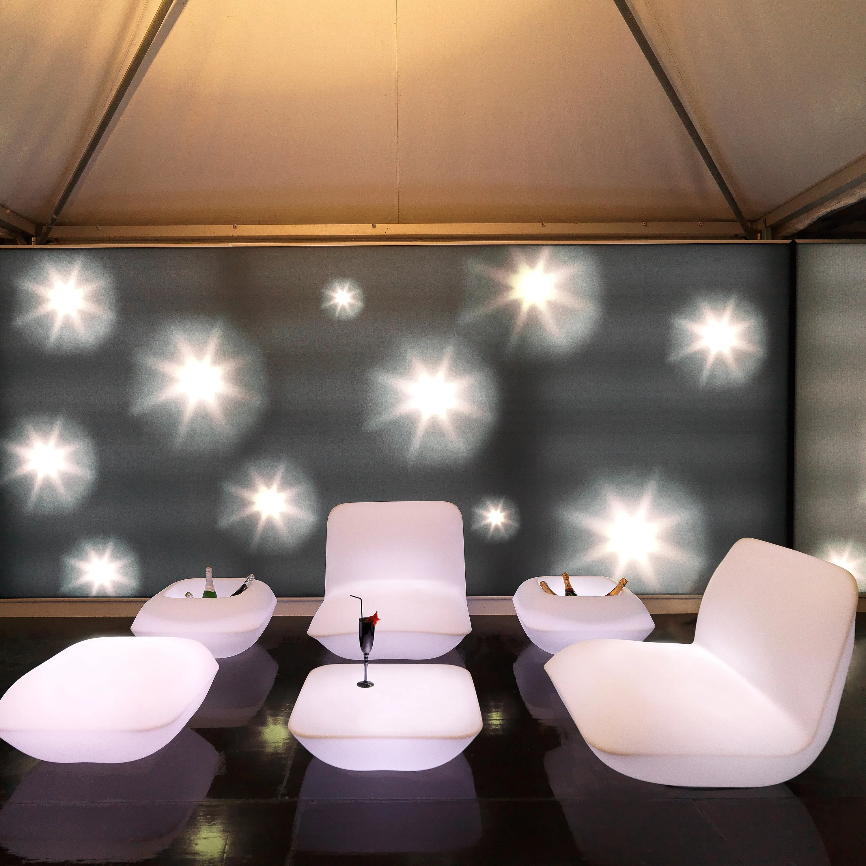Pillow Illuminated Lounge Chair