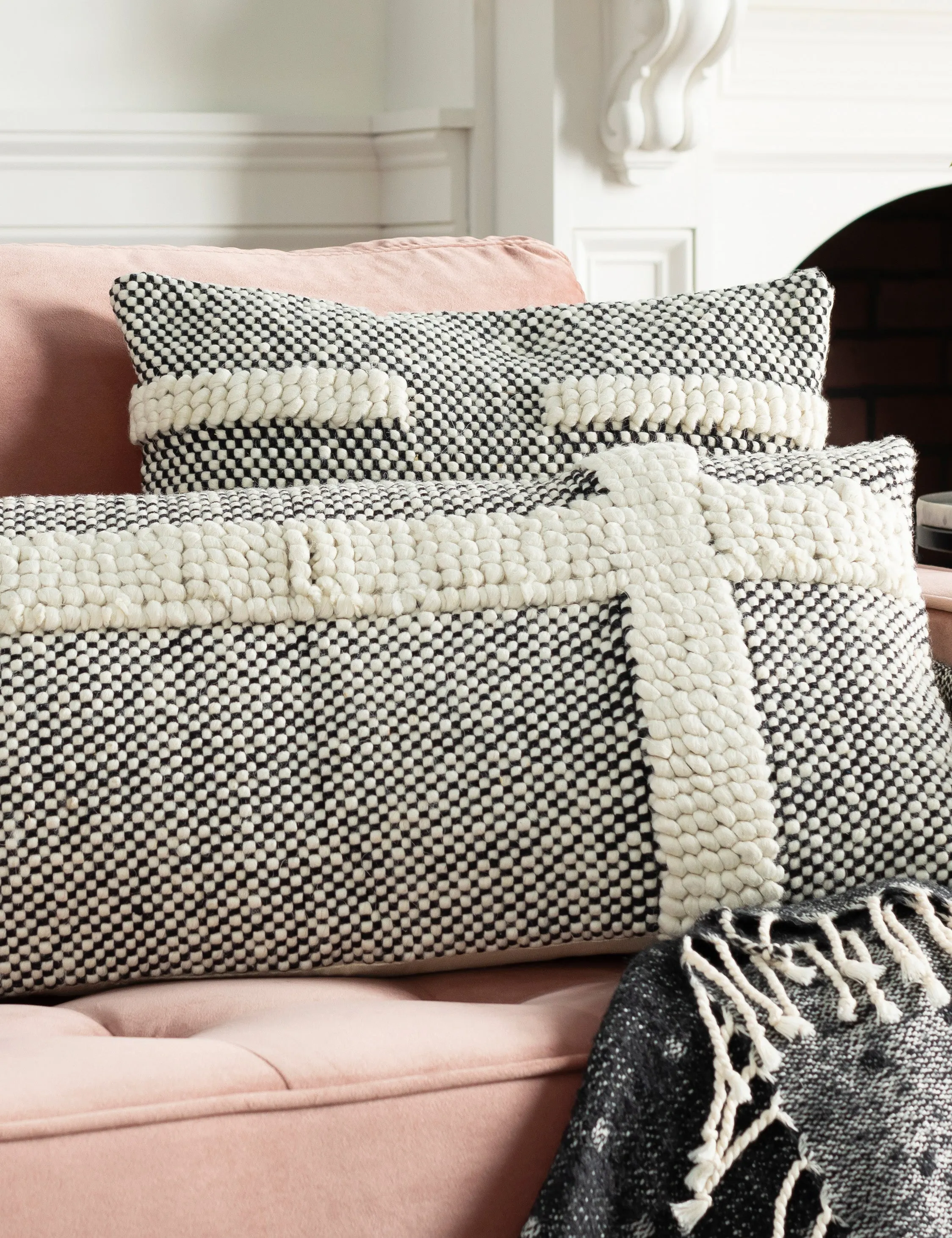 Pitney Pillow Lulu and Georgia