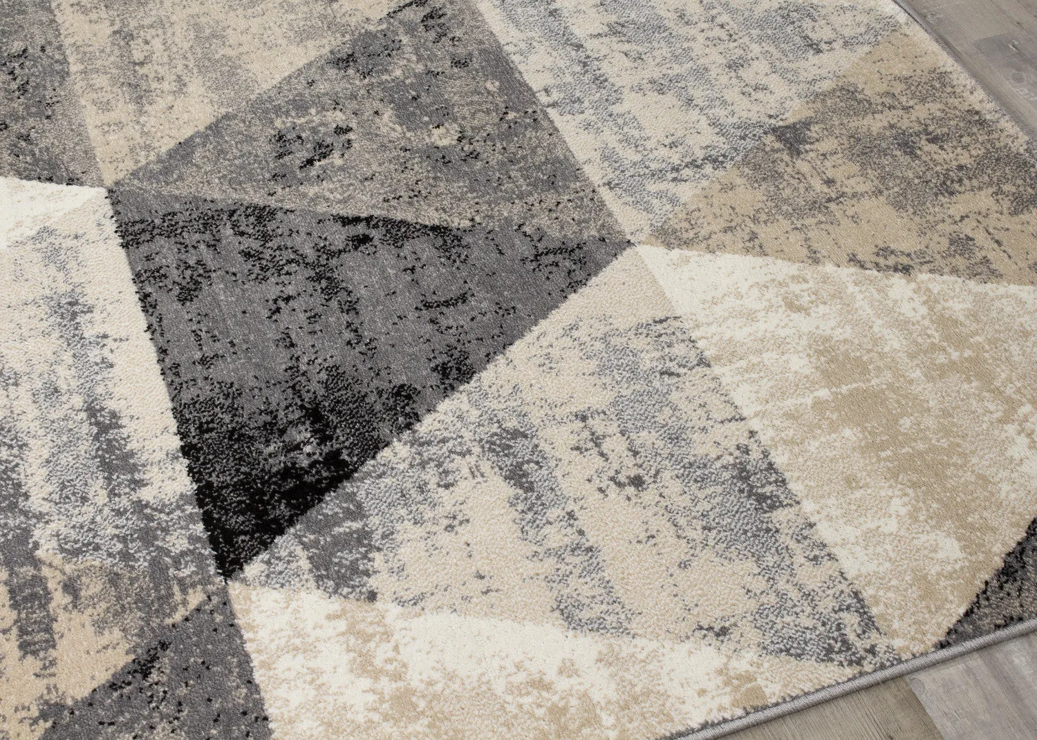 Siecle 5'3" X 7'7" Triangle Shapes Rug - Cream Beige Area Rug