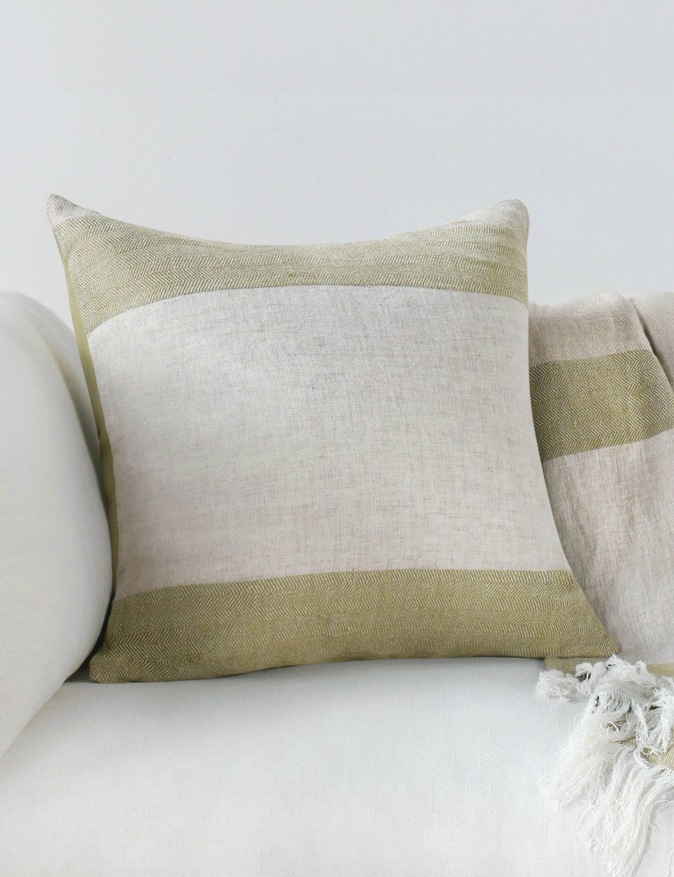 Tamara Linen Pillow Lulu and Georgia