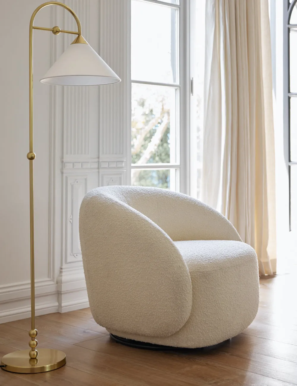 Tauri Swivel Chair Lulu and Georgia