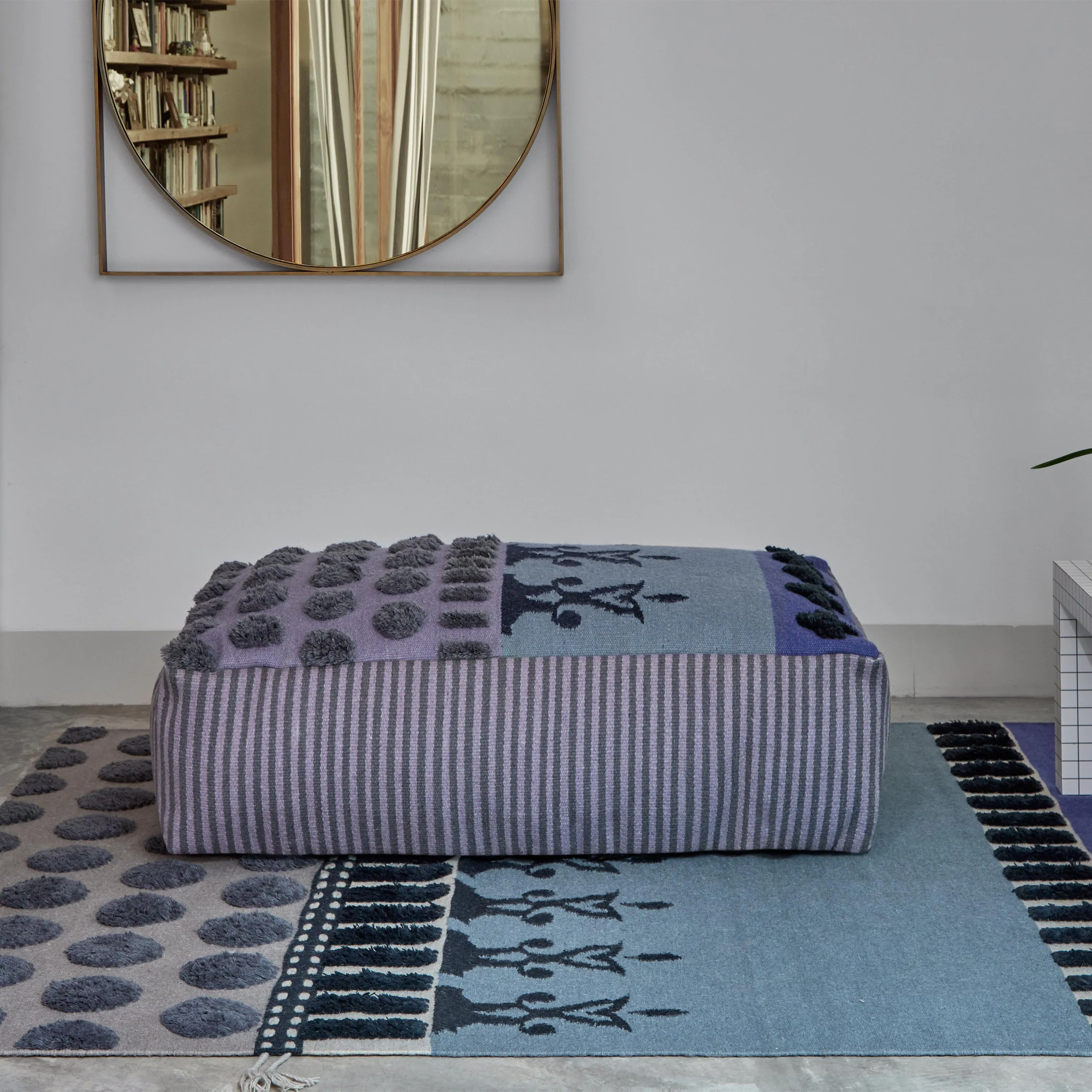 Tumbuct Spaces Colours Pouf